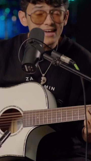 Antonin @antoninpadilla_ si sabe 😎 Utiliza su código “ANTONIN” y obtén 10% de descuento en todas las Varón.

Adquiere tu Varón en varonguitars.com 

Enviamos a todo México/USA 🇲🇽🇺🇸
.
.
.
.
.
.

#Docerolas #Guitarras #Varón #VarónGuitars #Antonin #AntoninPadilla