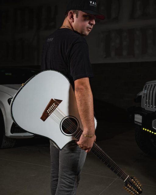 El Varón Style.

Conoce mas de nuestras guitarras en varonguitars.com

#VarónGuitars